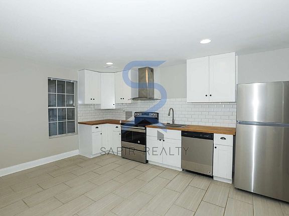 4th image of 6581 Wellington Sq #B