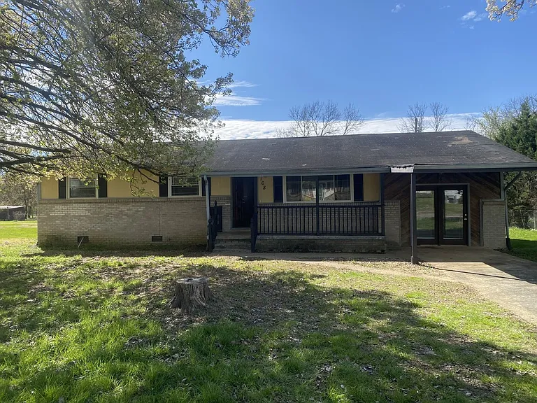 168 Reynolds Dr — Photo 1