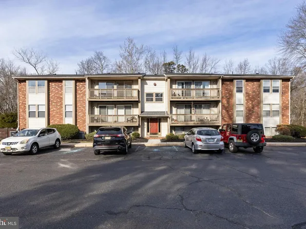 69 Sweetfern Ct, Marlton, NJ 08053
