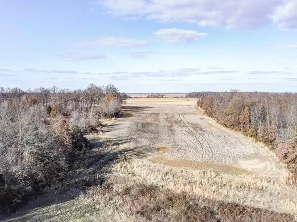 374 County Road 400 Rd E, Wayne City, IL 62895