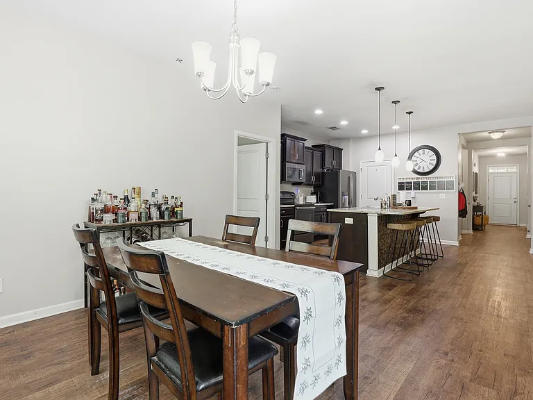 4864 Breeze Way — Photo 14