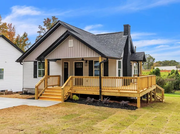 189 Dodd St, Wellford, SC 29385