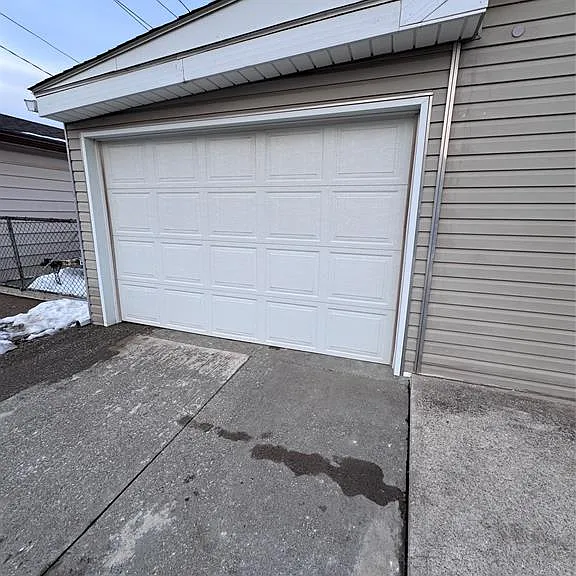 1527 Pierre Ave — Photo 17