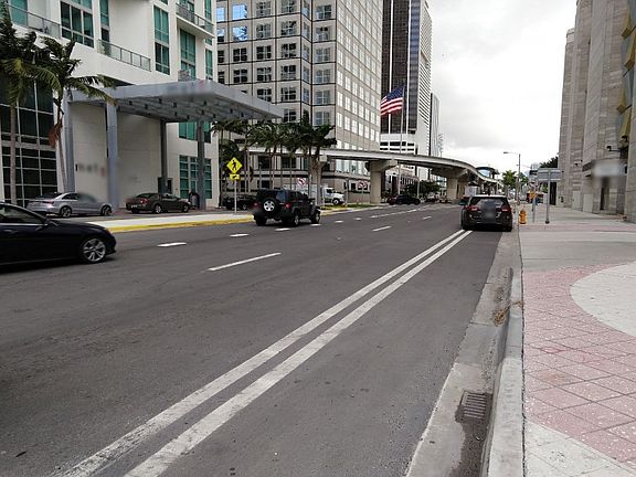 5th image of 325 Biscayne Blvd #3716