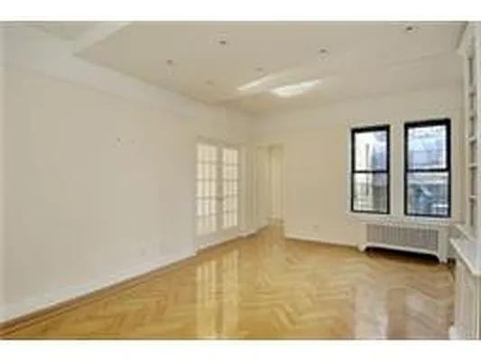 Rented by Douglas Elliman | media 15