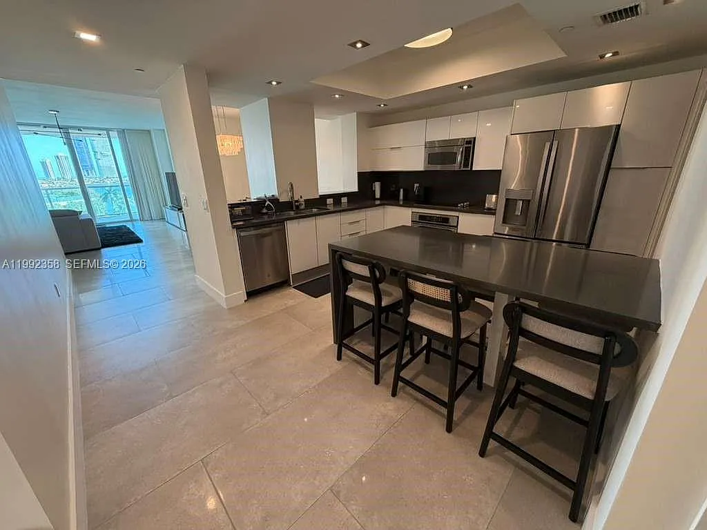 Aventura Marina Condo Num — Photo 3