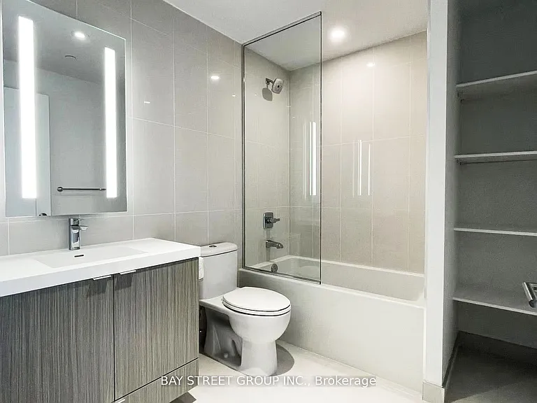 575 Bloor St E #2105 — Photo 6