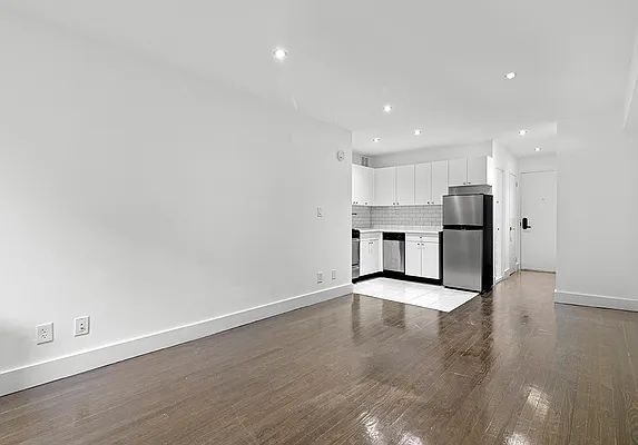 Rented by Mirador Real Estate | media 12