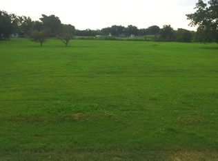 203 River Ln, La Vernia, TX 78121