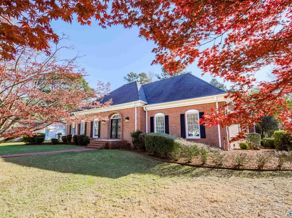 1706 Woodmont Dr SE, Decatur, AL 35601
