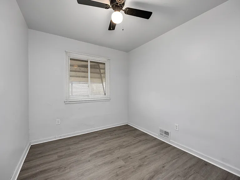 4004 Minnesota St — Photo 10