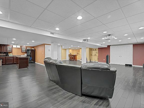 2nd image of 7 Colemantown Dr