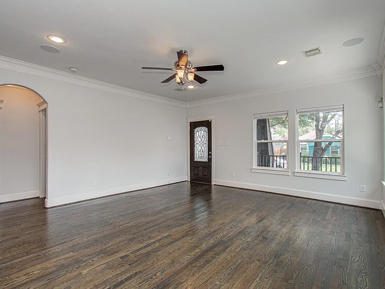1012 Robbie St — Photo 7