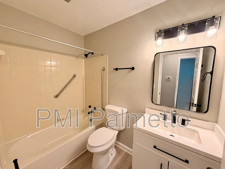 22 Sweet Thorne Cir — Photo 13