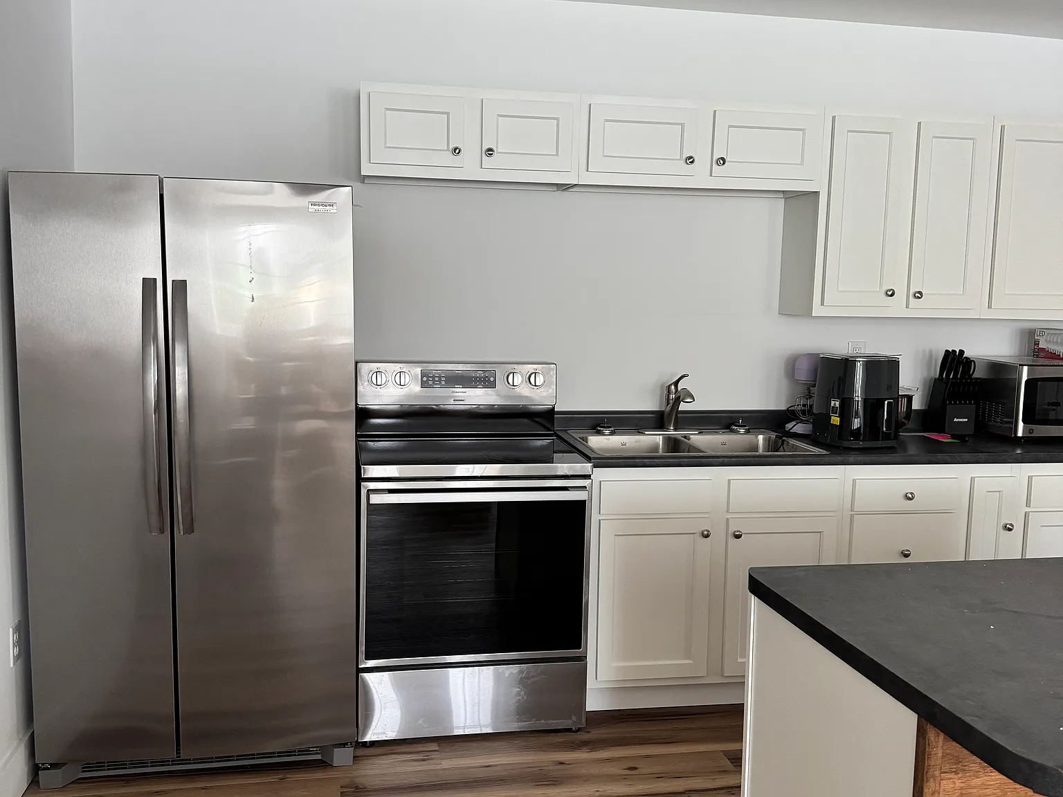 1 bed, 800 sqft, $950 — Photo 3