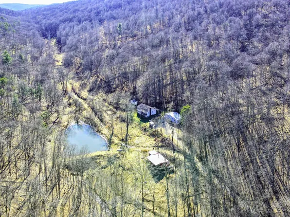 302 Katie Ln #304, Clearville, PA 15535