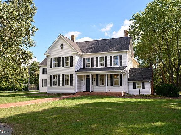 2nd image of 28923 Island Creek Rd