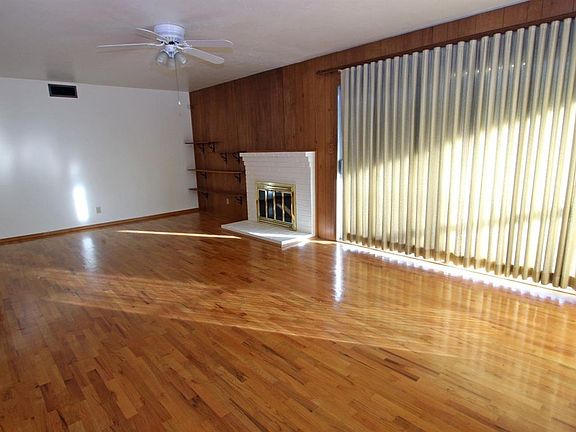 5th image of 300 Ribier Ave
