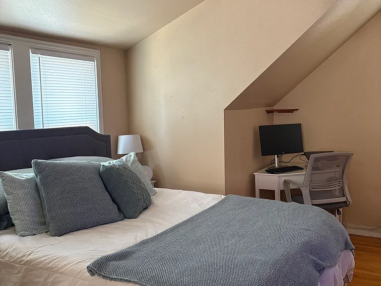 4519 Woolworth Ave — Photo 75
