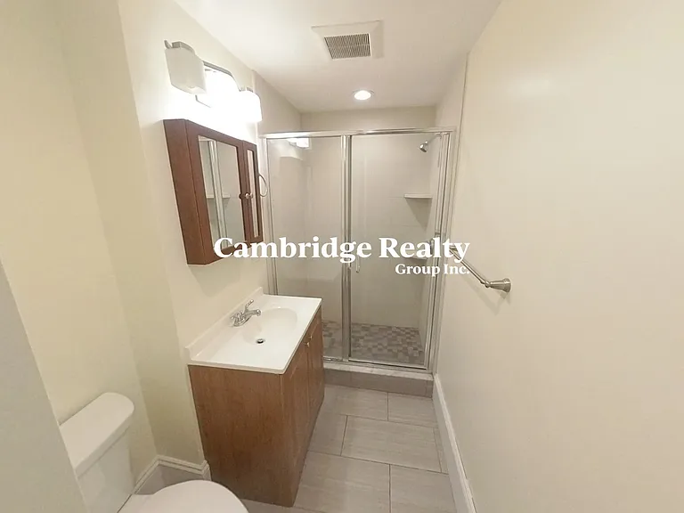 29 Commonwealth Ter #2T — Photo 8
