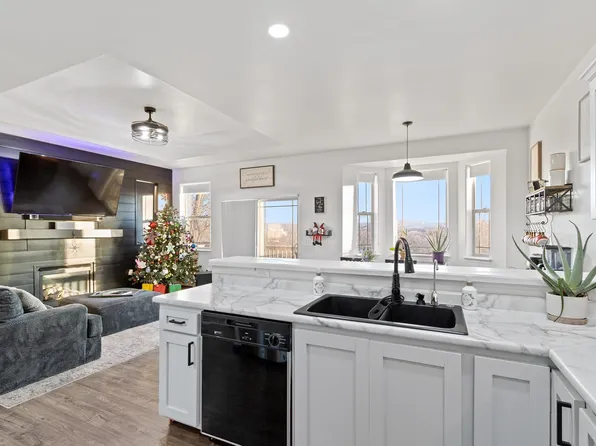 501 10th Ave, Baraboo, WI 53913