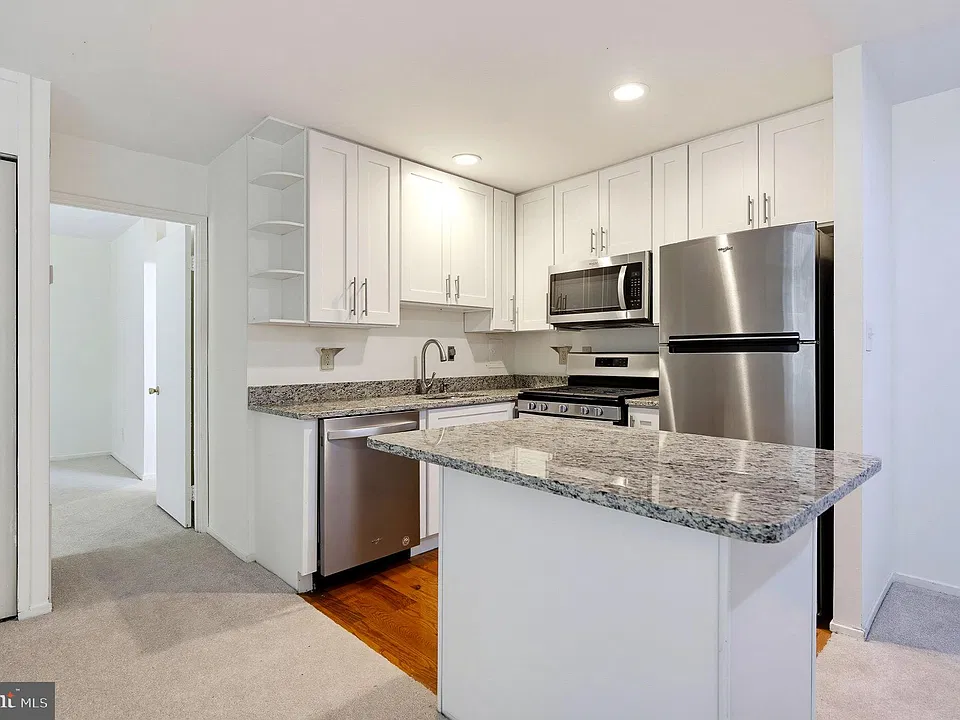 170 Talbott St #202