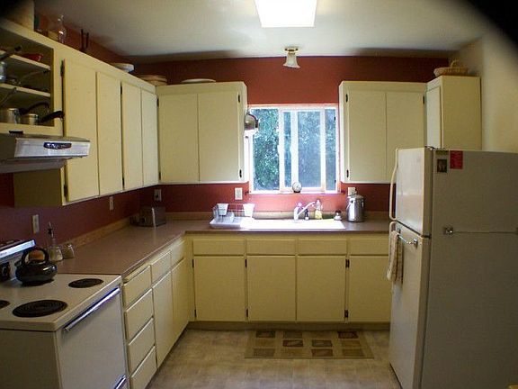 Kitchen offeres lots of cabinets, and counter space for the chef to create!