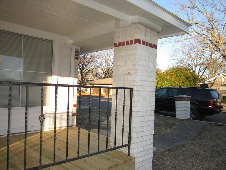 121 N Hamilton St — Photo 17