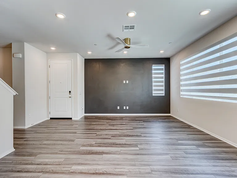 36469 Shine Dr — Photo 11