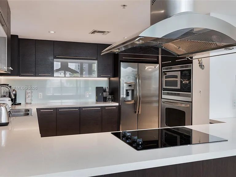 7928 East Dr #106 — Photo 4