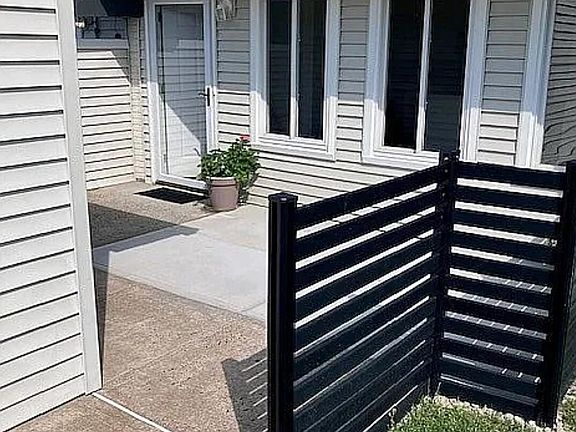 3rd image of 4 Doris Drive