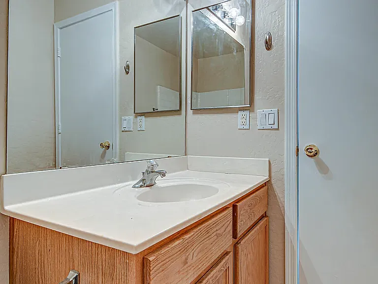 31111 N Claridge Cir — Photo 8