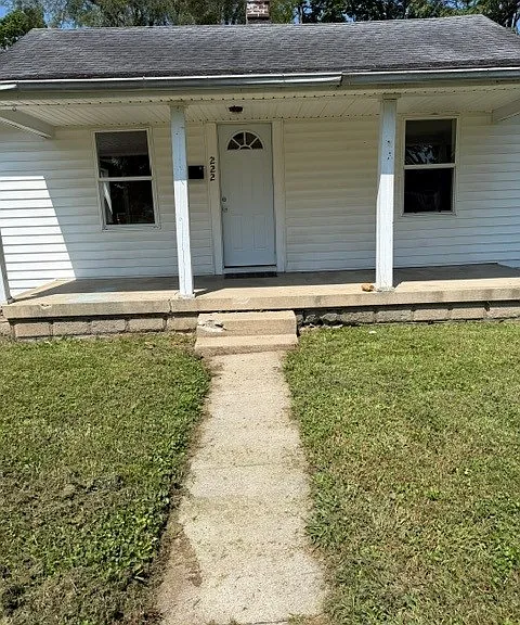 222 N Ross St — Photo 1