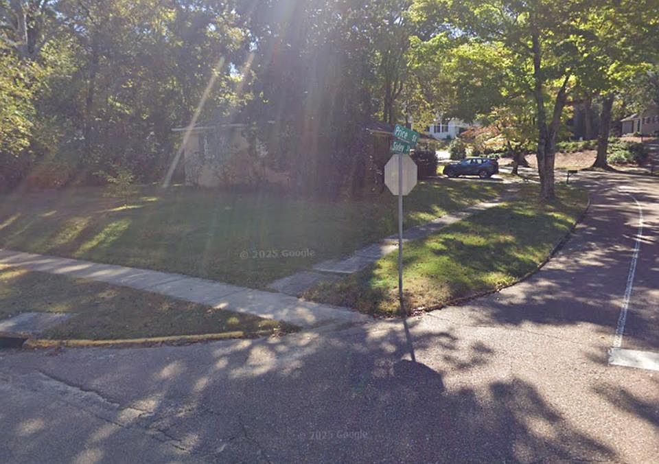 1st image of 236 Sivley St
