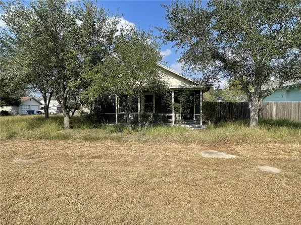 401 E 6th St, Bishop, TX 78343