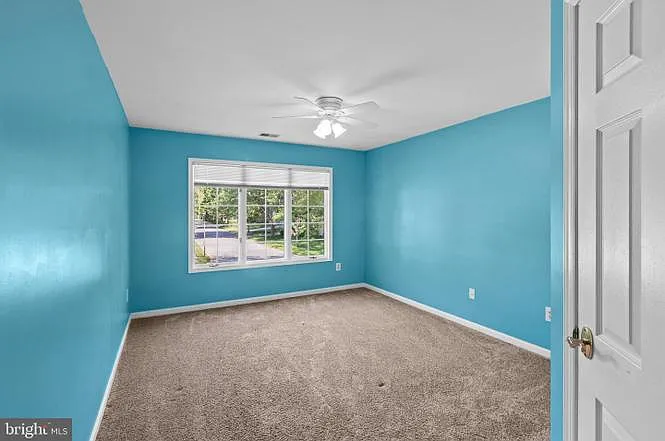 10652 Quarterstaff Rd — Photo 19