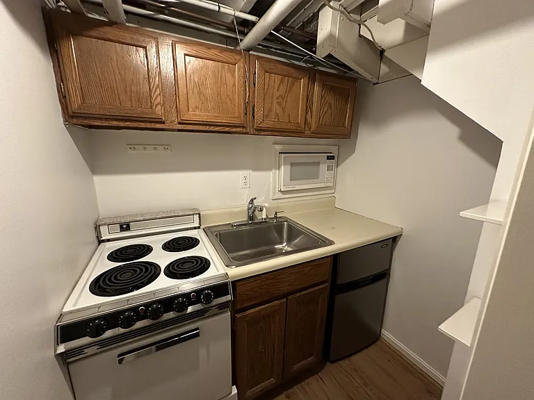 1513 44th St NW — Photo 23