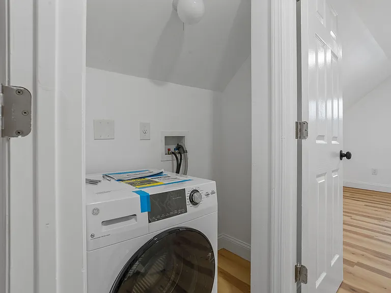 49 Farrell Ave — Photo 21