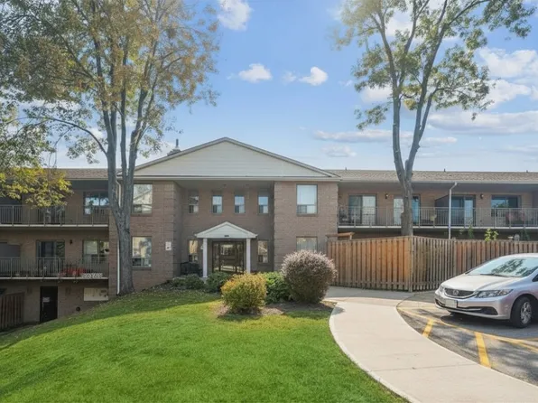 1420 Tyandaga Park Dr, Burlington, ON L7P 1N3