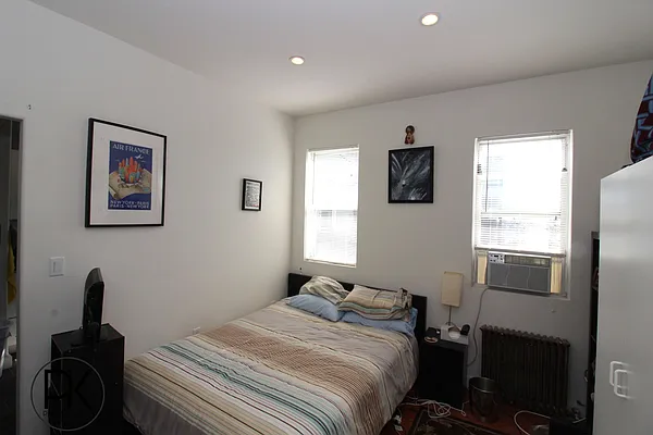 Rented by Proper Real Estate, LLC | media 33