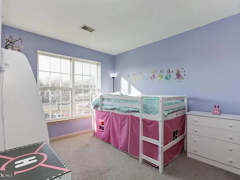 208 Goldsborough Dr — Photo 16