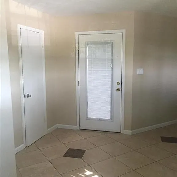 3000 S 1st St #101 — Photo 7