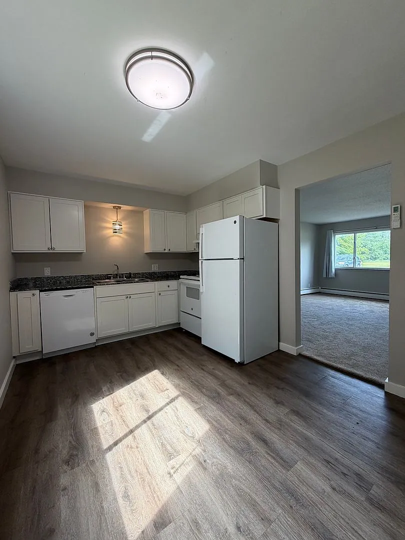 6438-6692 Martinie Dr — Photo 1