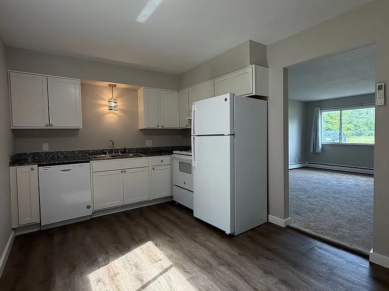6438-6692 Martinie Dr — Photo 1
