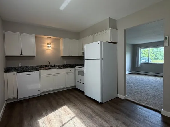 6438-6692 Martinie Dr, 6438-6692 W Martinie Dr #32, Allendale, MI 49401