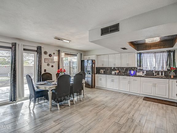 2nd image of 4427 W VIRGINIA Avenue