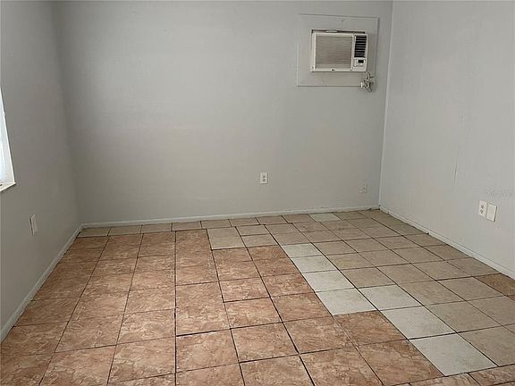 5th image of 14203 Palm Ct