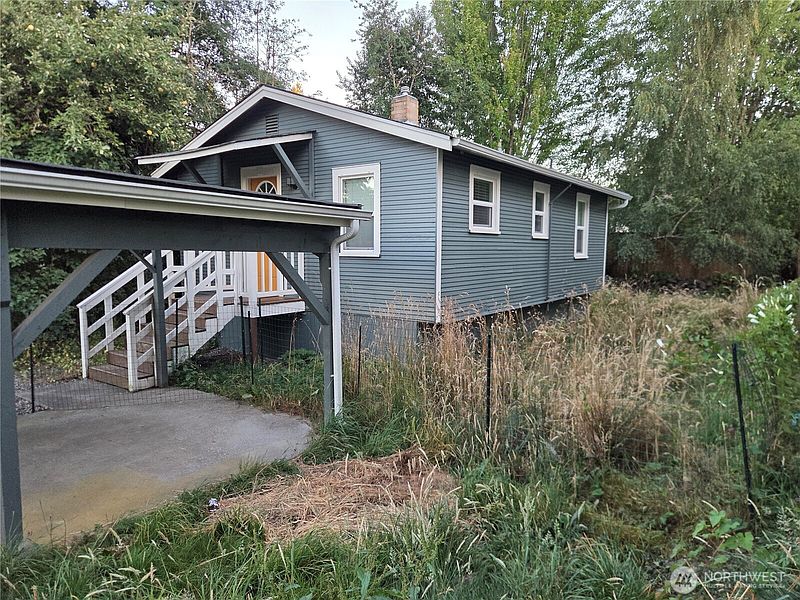 2nd image of 580 Sroufe Street