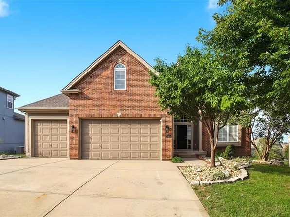 9424 N Hunter Ave, Kansas City, MO 64157