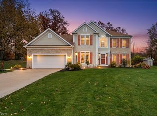 92 Ravenshollow Dr, Cuyahoga Falls, OH 44223